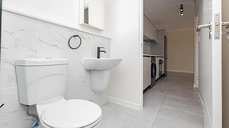 To Let 1 Bedroom Property for Rent in Sandown Western Cape